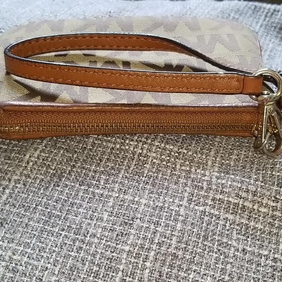 Michael Kors Wristlet Wallet - Picture 6 of 16